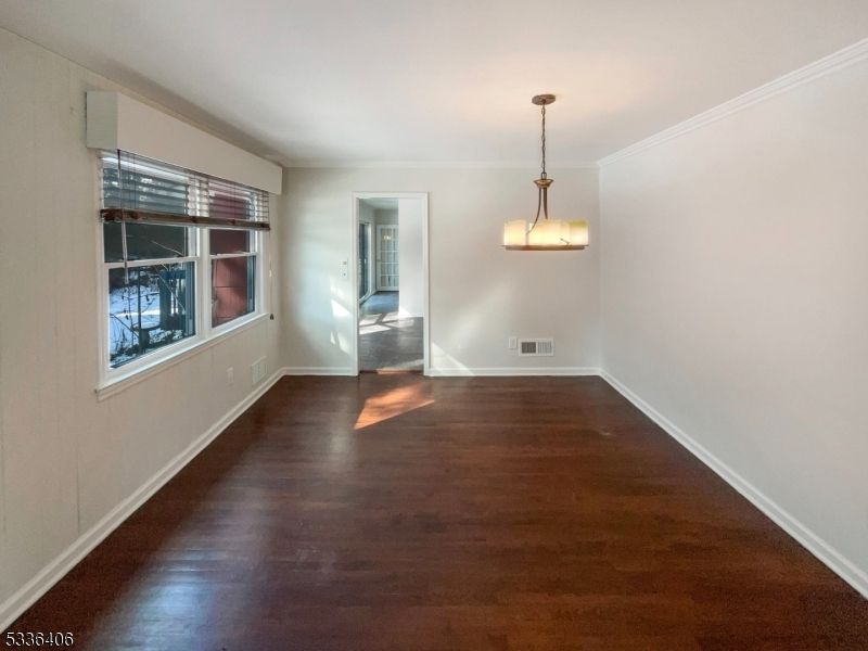 Empty room, Interior, Pendant Lights, Wood Texture Flooring