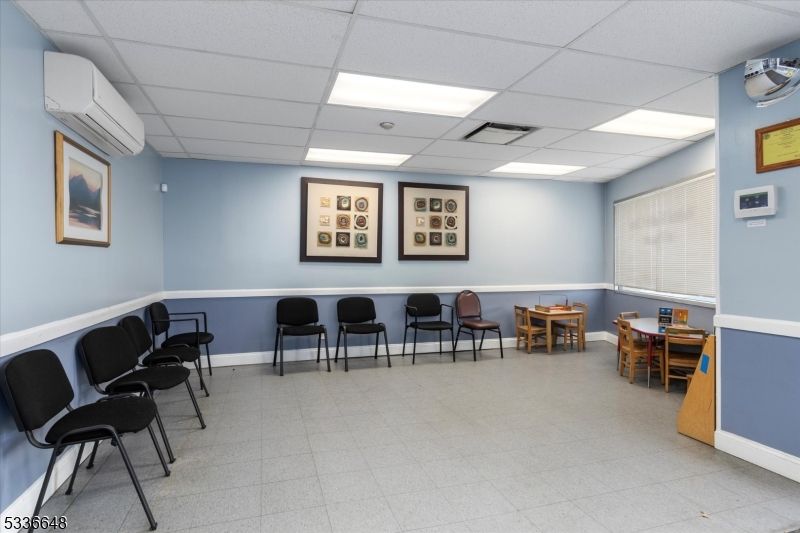Dining room, Interior, Recessed Lighting