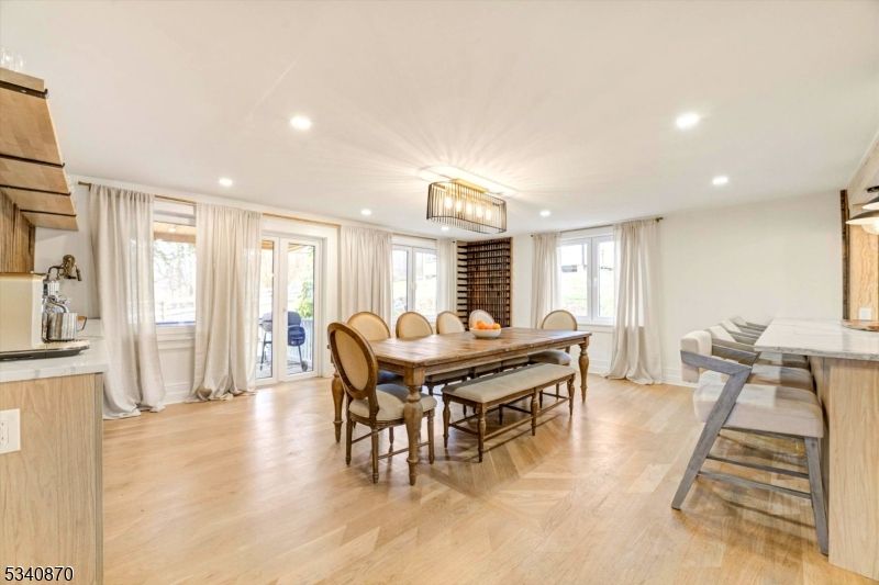 Chandelier, Dining room, Interior, Recessed Lighting, Wood Texture Flooring