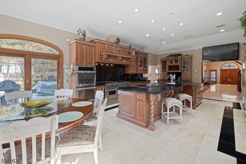 Dining room, Interior, Kitchen, Recessed Lighting, Stainless Steel Appliances