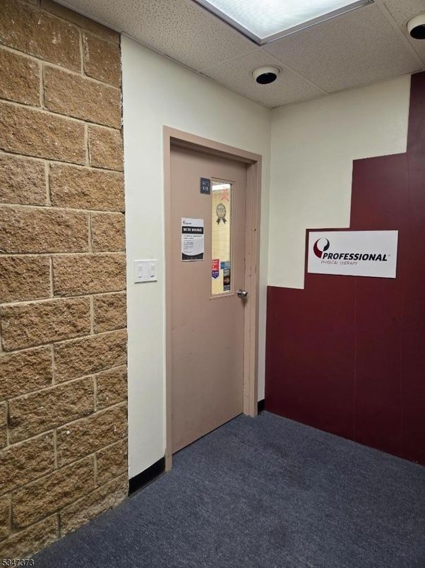 Elevator, Interior, Stone Walls