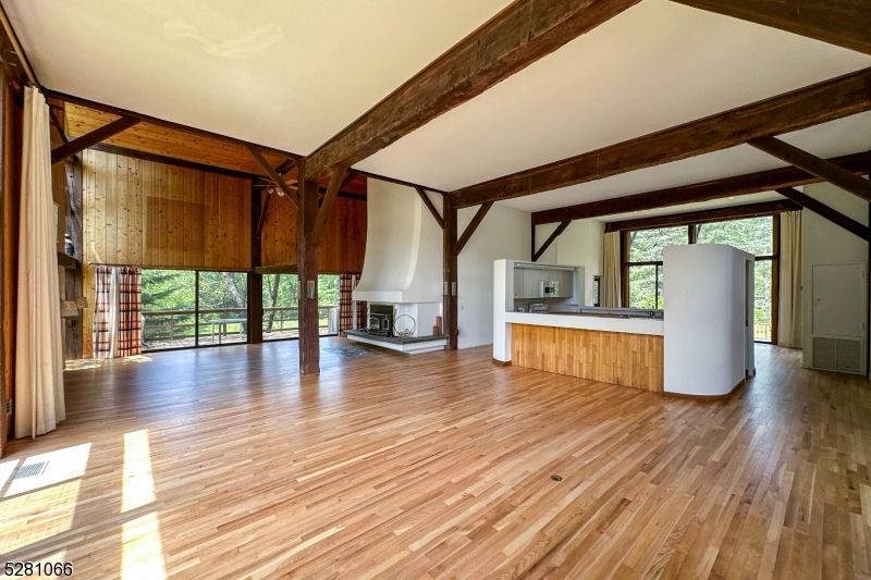 Empty room, Interior, Wooden Beams, Wood Texture Flooring