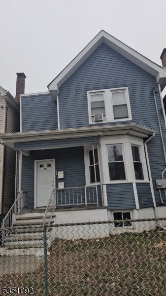 Exterior, Facade, American Craftsman
