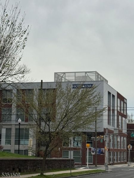 Exterior, Facade, Modern