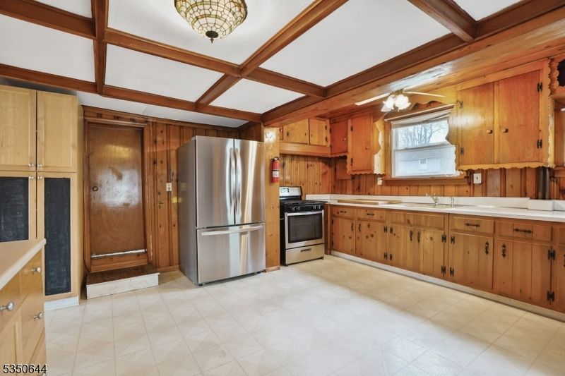 Interior, Kitchen, Stainless Steel Appliances, Wooden Beams, Wooden Walls