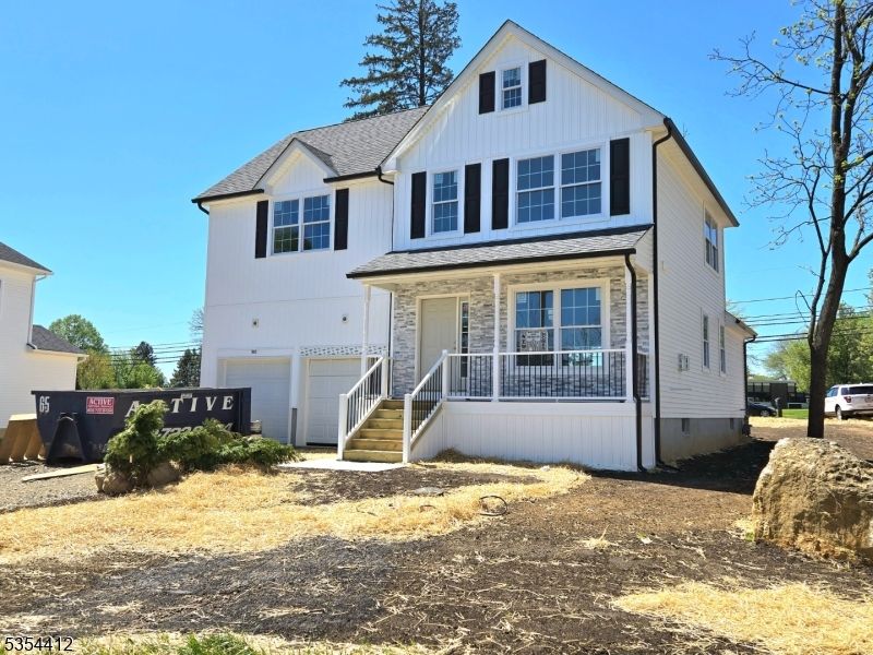 Attached, Exterior, Facade, Farmhouse