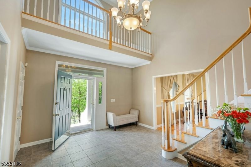 Chandelier, Interior