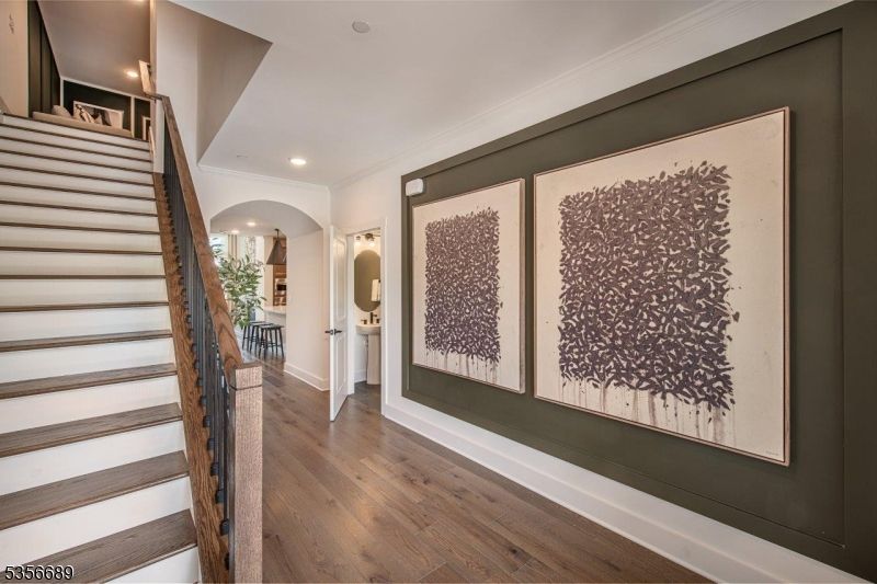 Interior, Recessed Lighting, Wood Texture Flooring