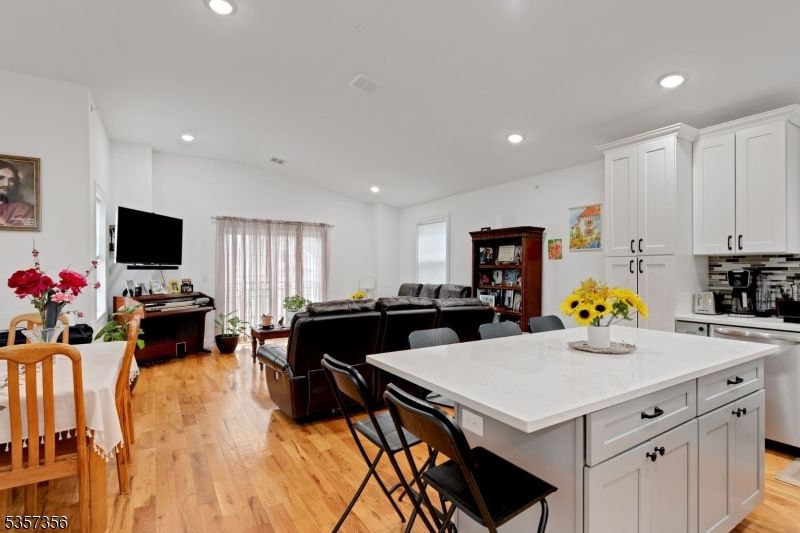 Interior, Kitchen, Living room, Recessed Lighting, Wood Texture Flooring
