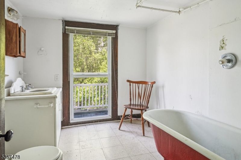 Bathroom, Free Standing Baths, Interior
