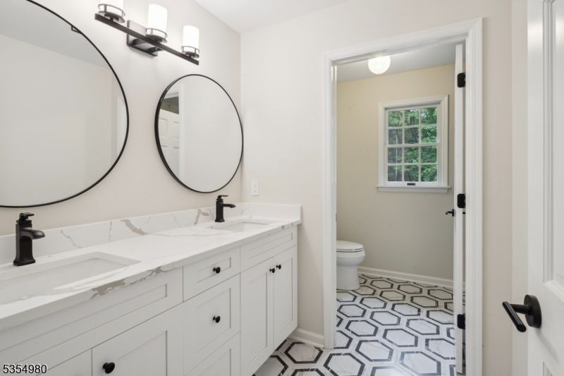 Bathroom, Dual Sink Vanities, Interior