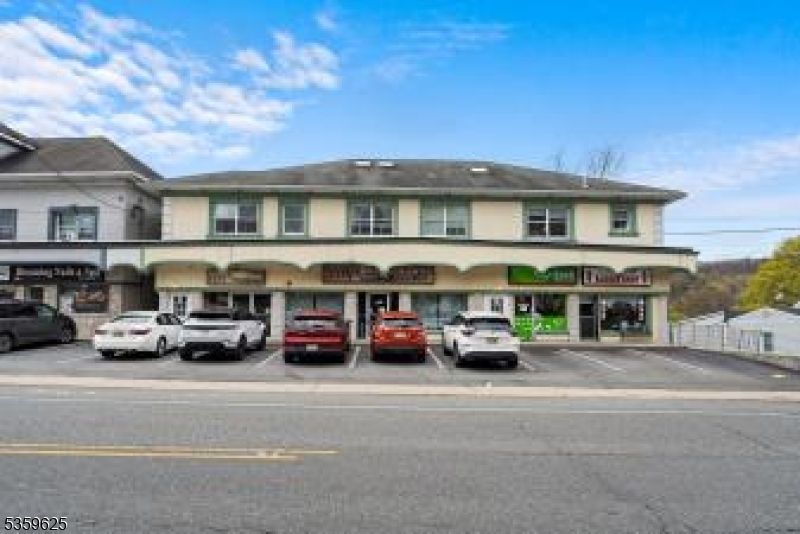 Exterior, Facade, Condo Building