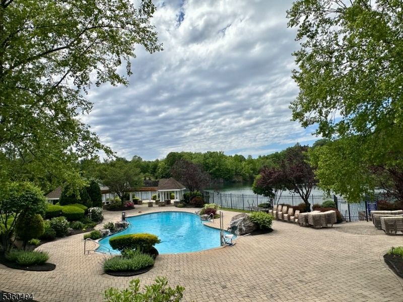 Exterior, Pool, Water