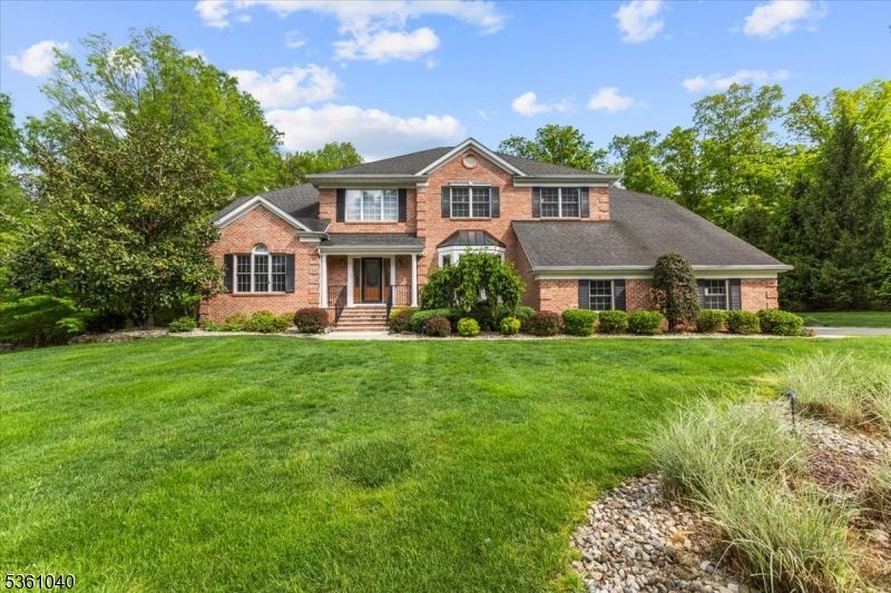 Backyard, Exterior, Facade, Brick Facade, Brick Traditional