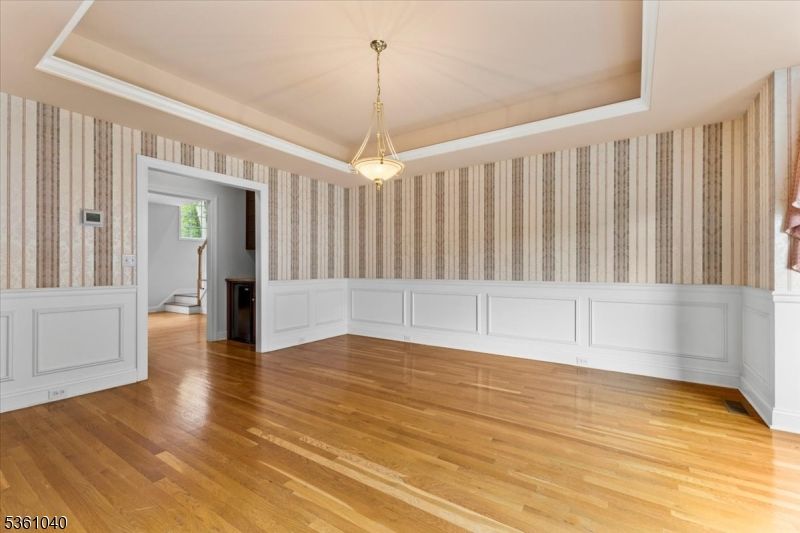 Empty room, Interior, Pendant Lights, Wood Texture Flooring