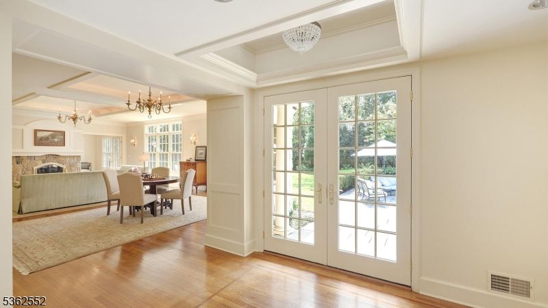 Chandelier, Dining room, Fireplace, Interior, Wood Texture Flooring