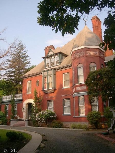 Exterior, Facade, Brick Facade, Queen Anne Victorian