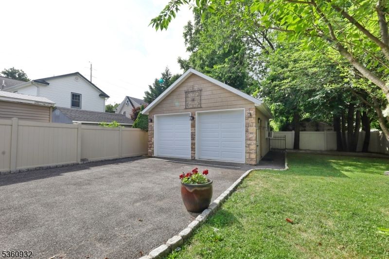 Backyard, Detached Garage, Exterior