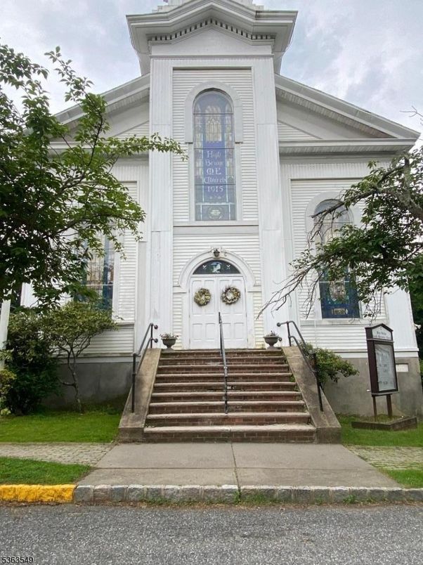Exterior, Facade, None
