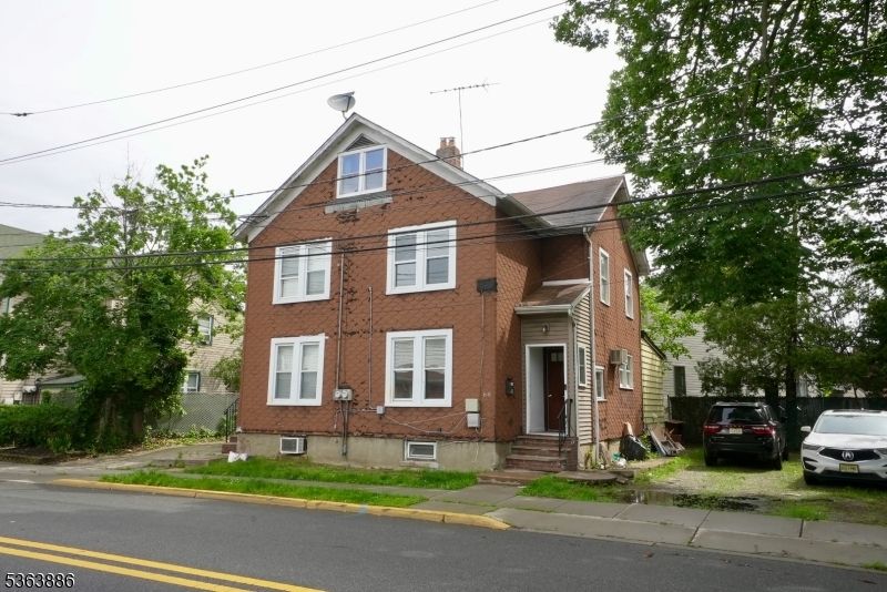 Exterior, Facade, Brick Facade, Brick Traditional