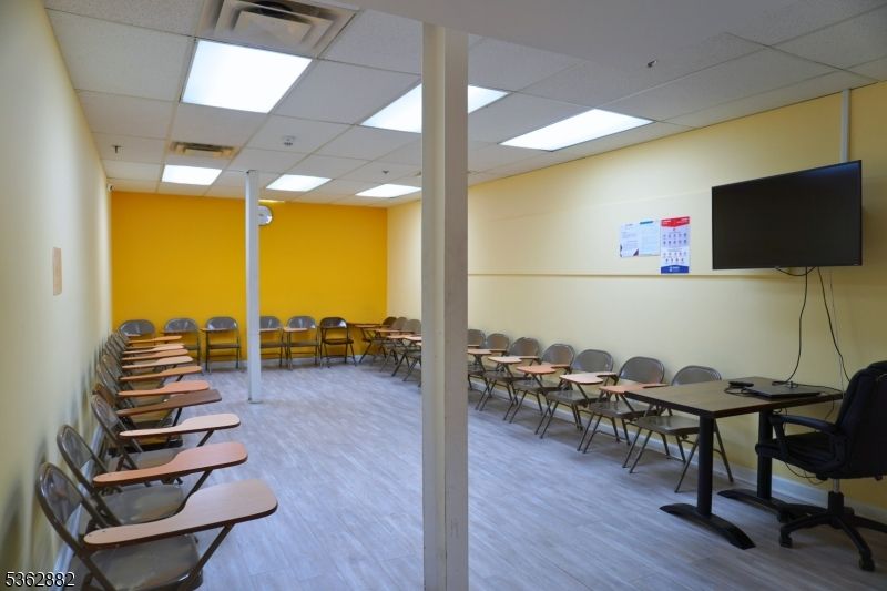 Dining room, Interior, Recessed Lighting