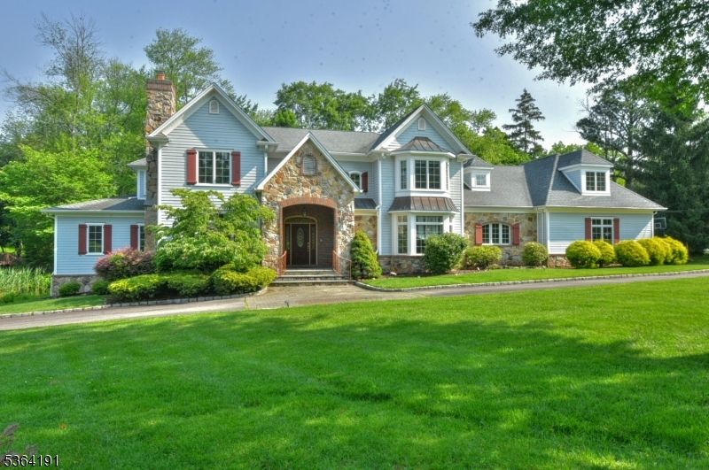 Backyard, Exterior, Facade, Queen Anne Victorian