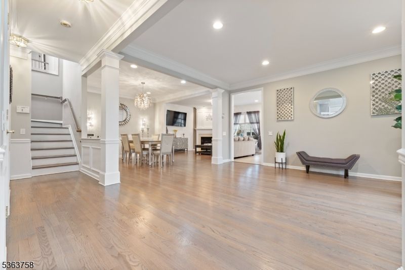 Chandelier, Dining room, Interior, Recessed Lighting, Wood Texture Flooring