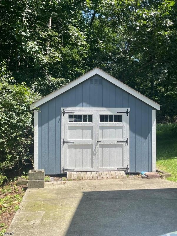 Detached Garage, Exterior