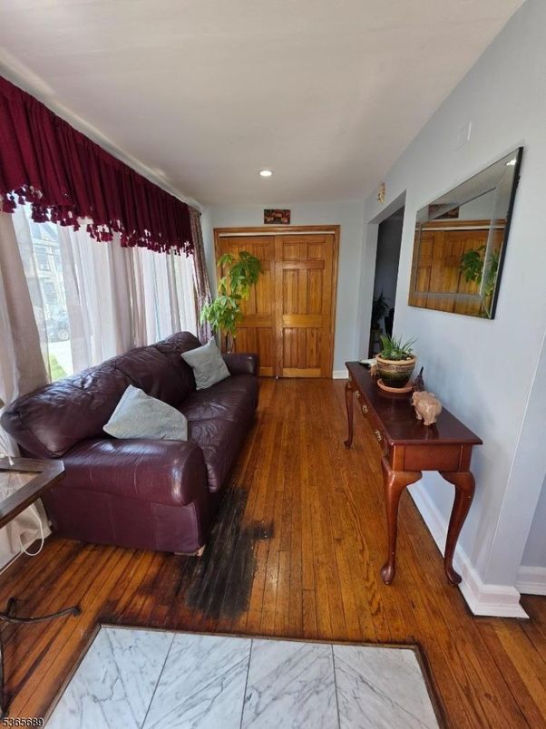 Interior, Living room, Marble, Recessed Lighting, Wood Texture Flooring