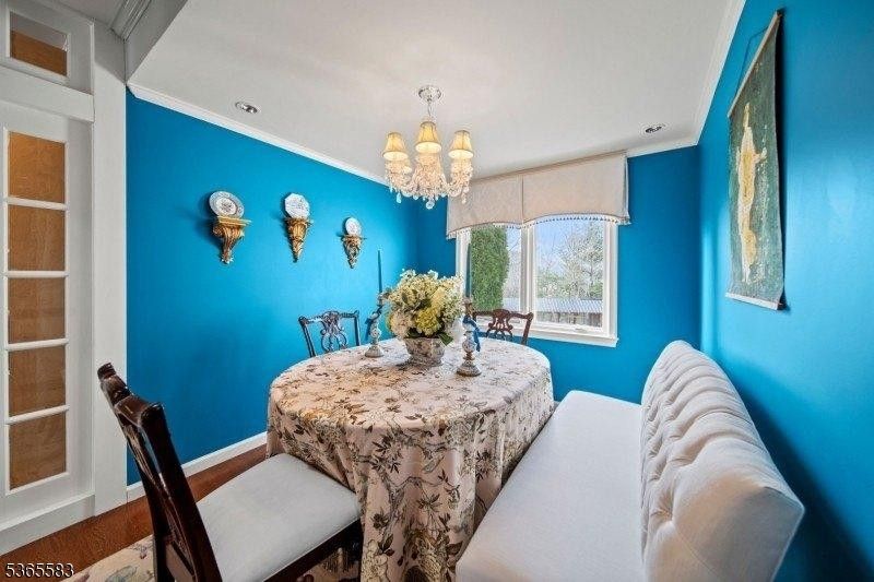 Chandelier, Dining room, Interior