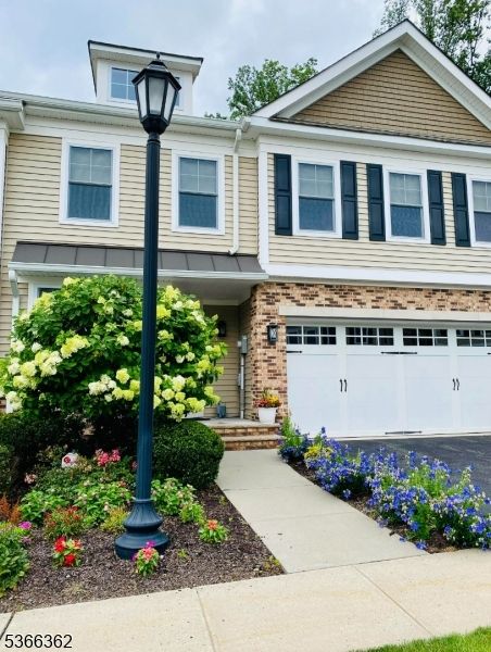 Attached, Exterior, Facade, Brick Facade, Rowhouse