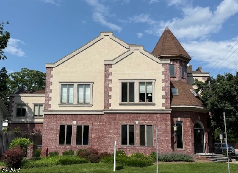 Exterior, Facade, Brick Facade, Queen Anne Victorian