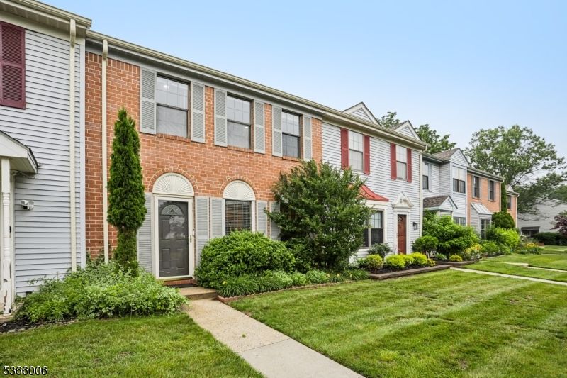 Backyard, Exterior, Facade, Brick Facade, Rowhouse