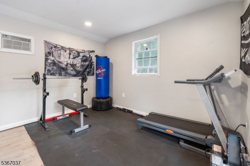 Fitness Equipment, Interior, Recessed Lighting, Wood Texture Flooring
