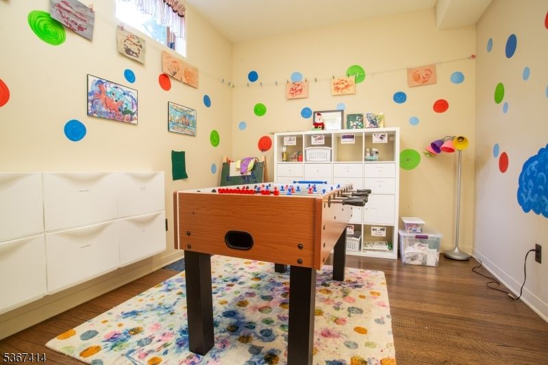 Game Room, Interior, Wood Texture Flooring