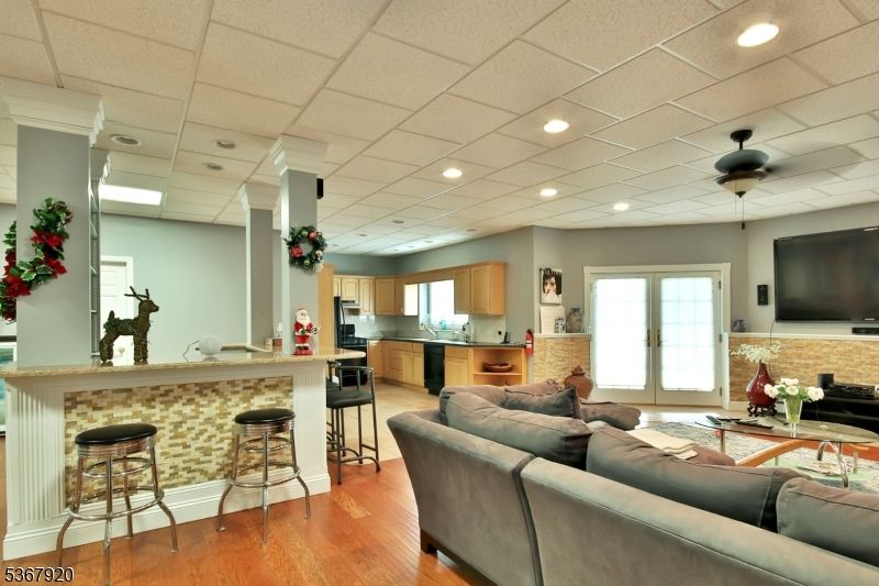 Interior, Kitchen, Living room, Recessed Lighting, Wood Texture Flooring