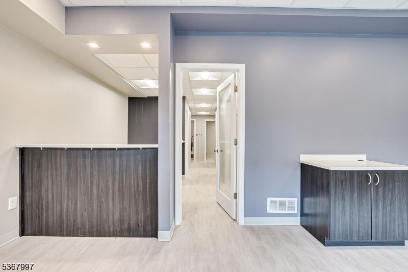 Bathroom, Interior, Recessed Lighting, Wood Texture Flooring