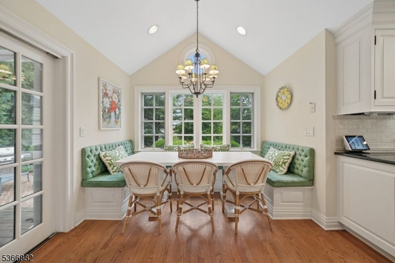 Chandelier, Dining room, Interior, Recessed Lighting, Wood Texture Flooring