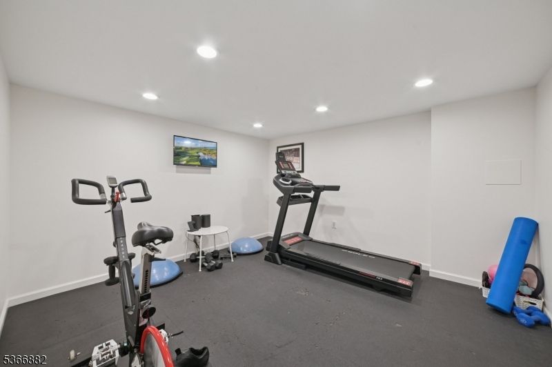 Fitness Equipment, Interior, Recessed Lighting