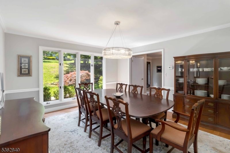 Chandelier, Dining room, Interior, Pendant Lights