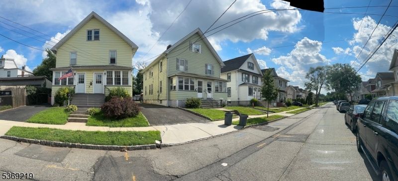 Exterior, Facade, Queen Anne Victorian