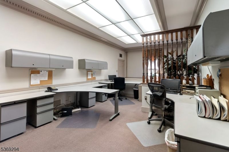Home Office, Interior