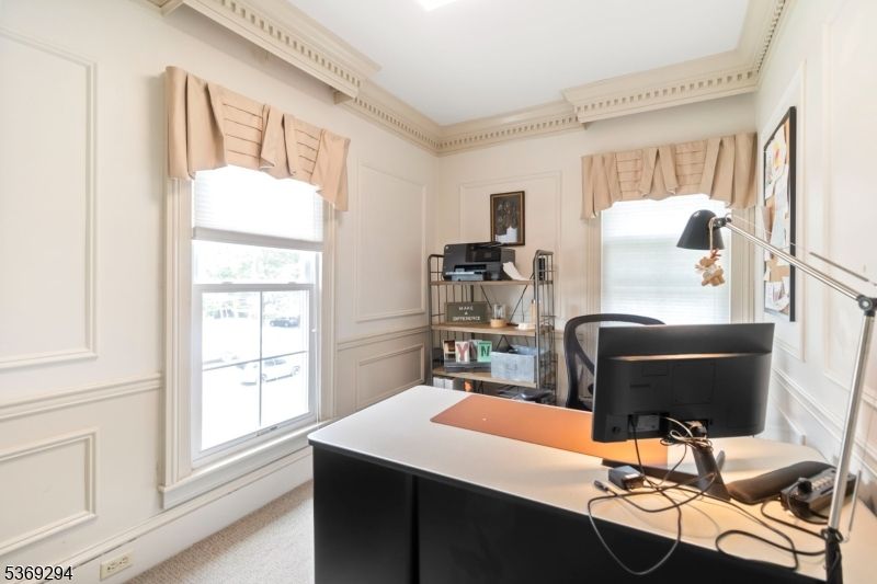 Home Office, Interior