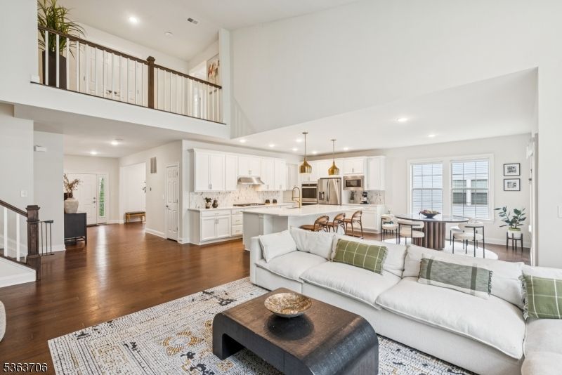 Dining room, Interior, Kitchen, Living room, Pendant Lights, Recessed Lighting, Wood Texture Flooring