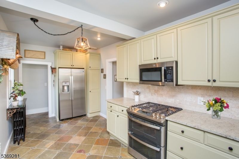 Interior, Kitchen, Pendant Lights, Recessed Lighting
