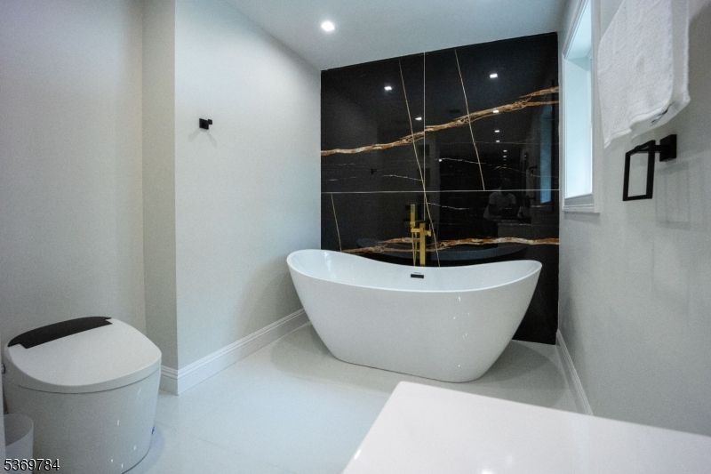 Bathroom, Free Standing Baths, Interior, Recessed Lighting