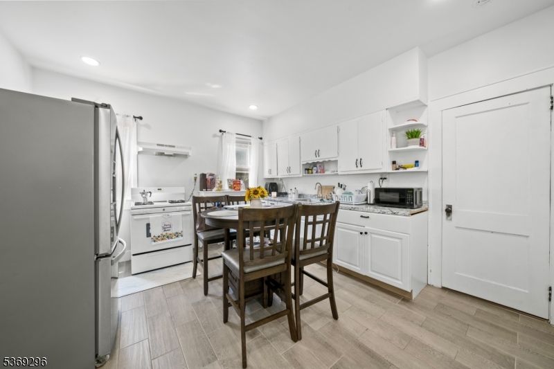 Dining room, Interior, Kitchen, Recessed Lighting, Wood Texture Flooring