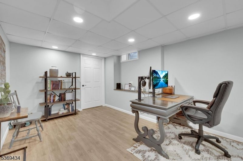 Home Office, Interior, Recessed Lighting, Wood Texture Flooring