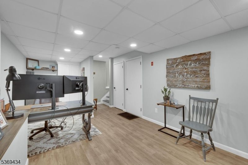 Home Office, Interior, Recessed Lighting, Wood Texture Flooring