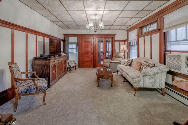 Chandelier, Interior, Living room